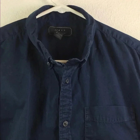 21 Men Size Large Button Down Blue - Picture 3 of 6